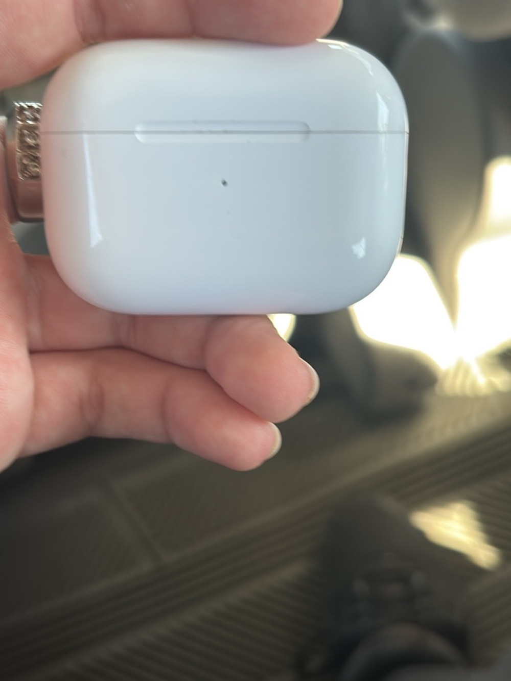 Apple White Earbud Charging Case